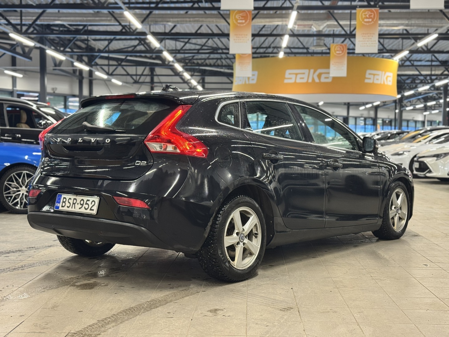 VOLVO V40 2015