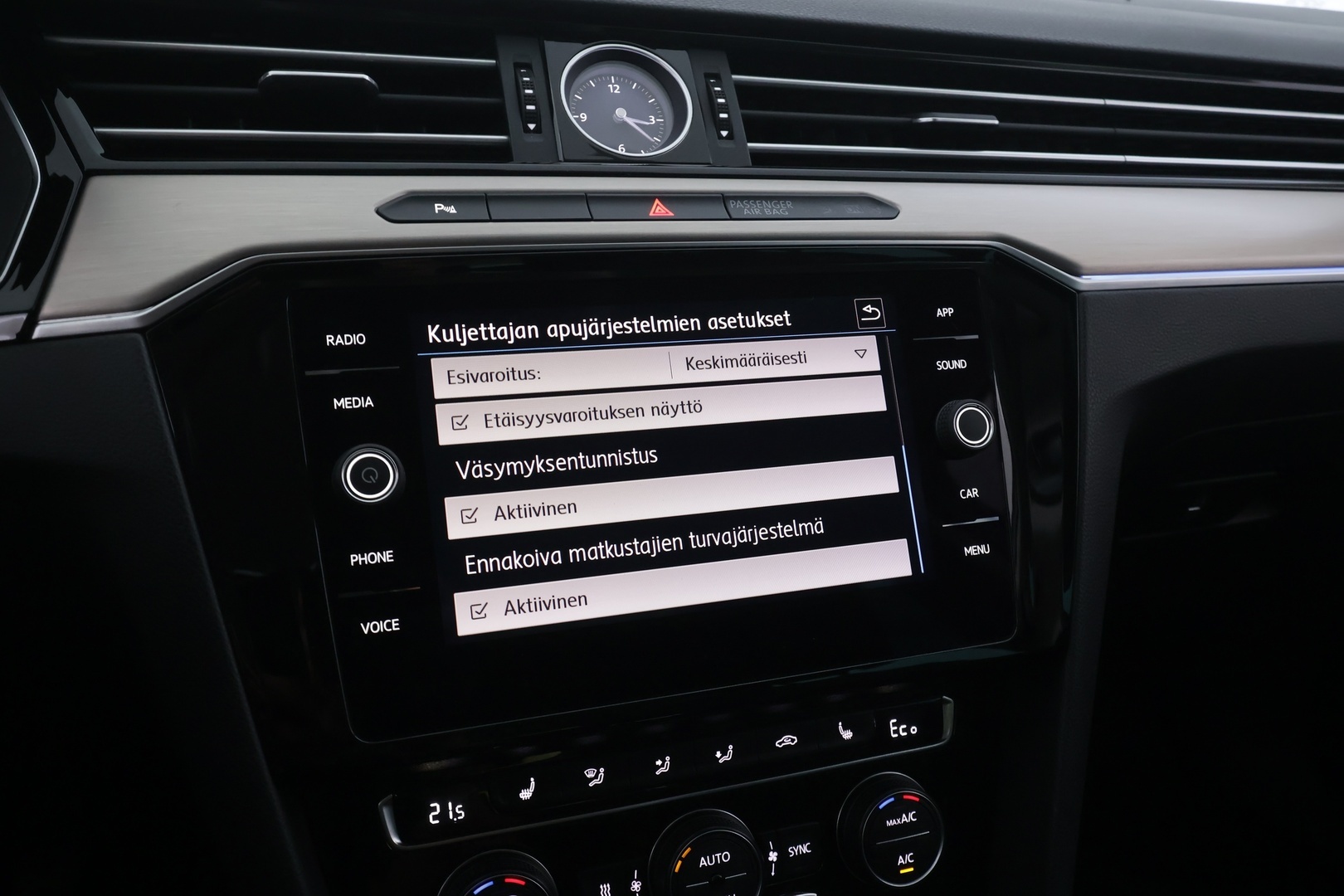 VOLKSWAGEN Passat 2018