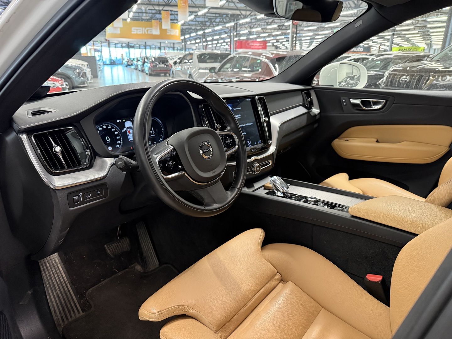 VOLVO XC60 2019