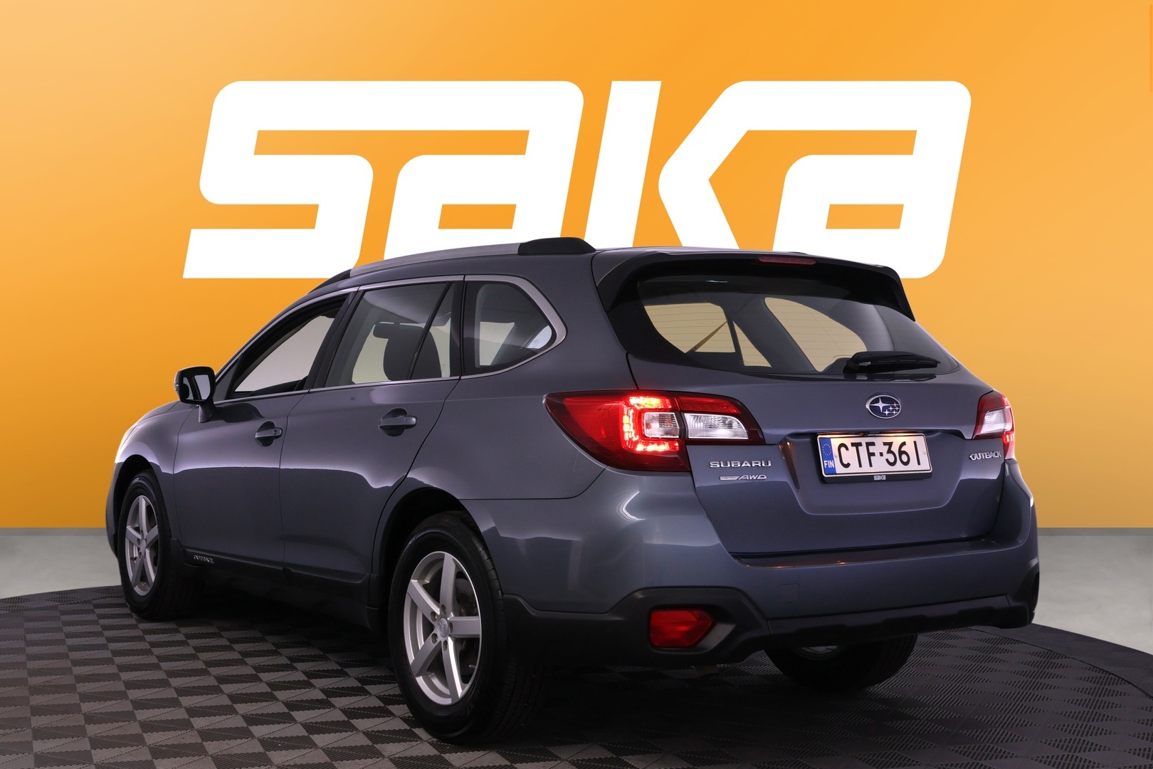 SUBARU Outback 2015