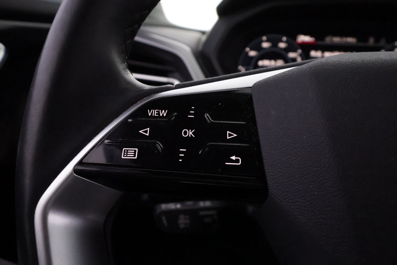 AUDI Q4 e-tron 2023