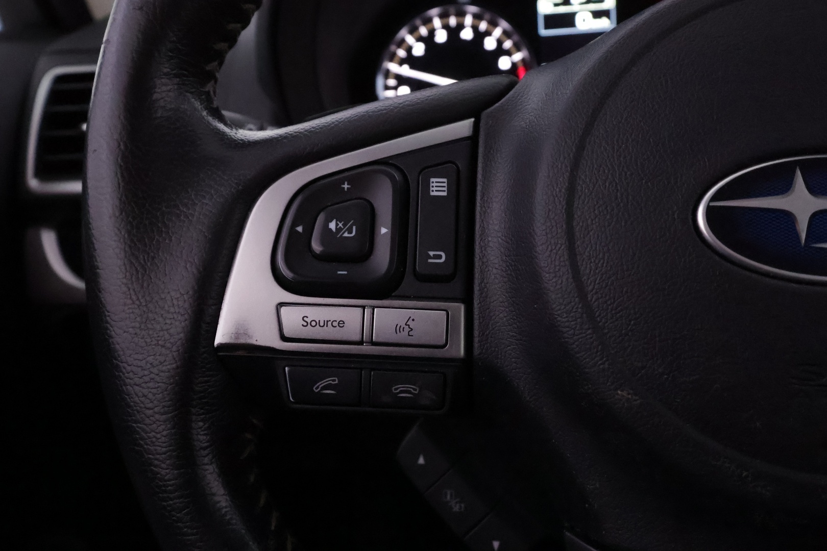 SUBARU Forester 2016