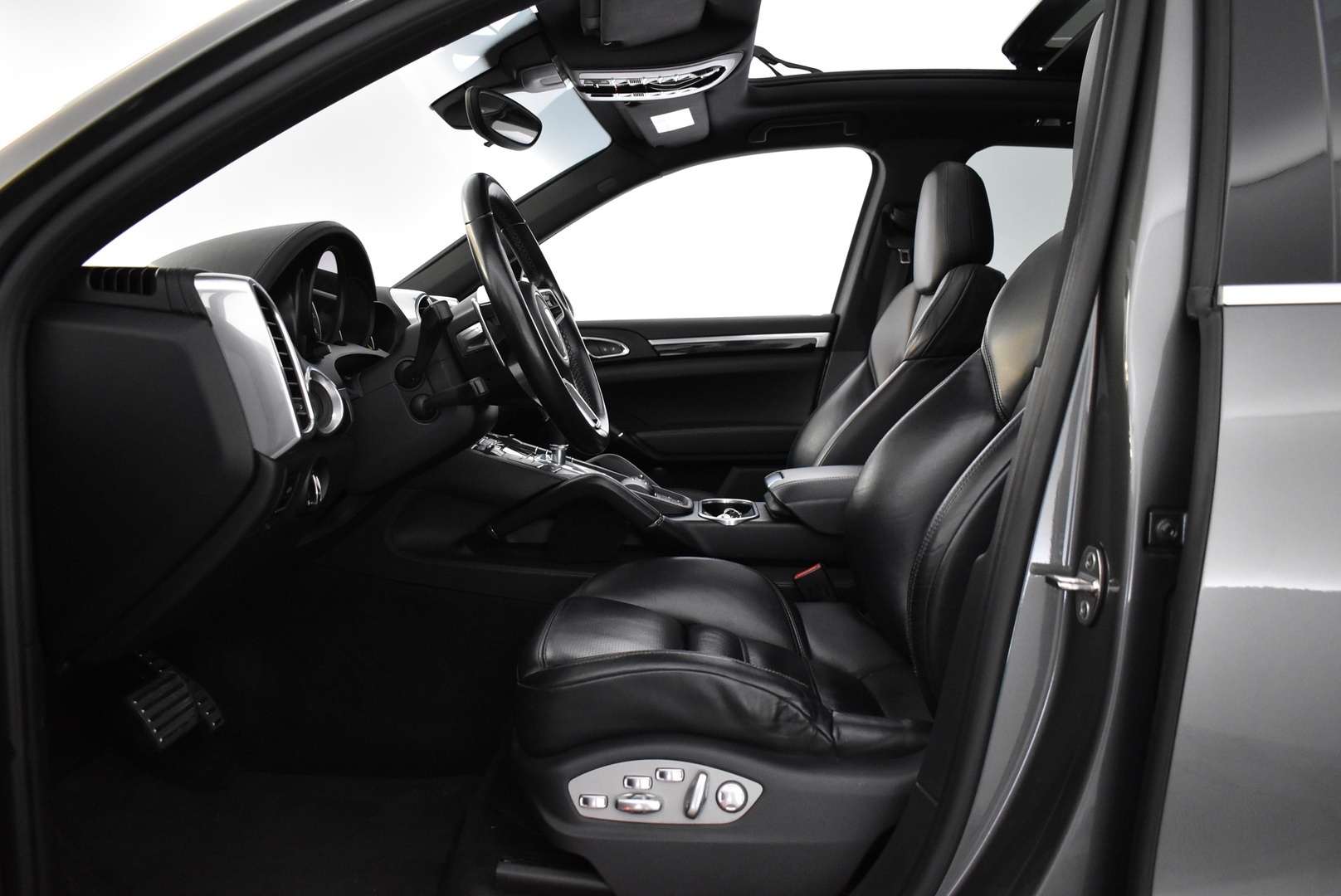 PORSCHE Cayenne 2016