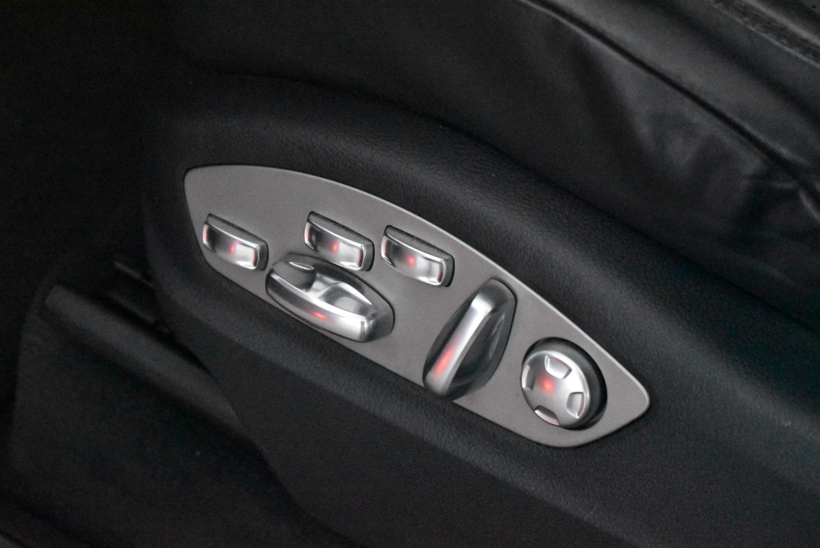 PORSCHE Cayenne 2016