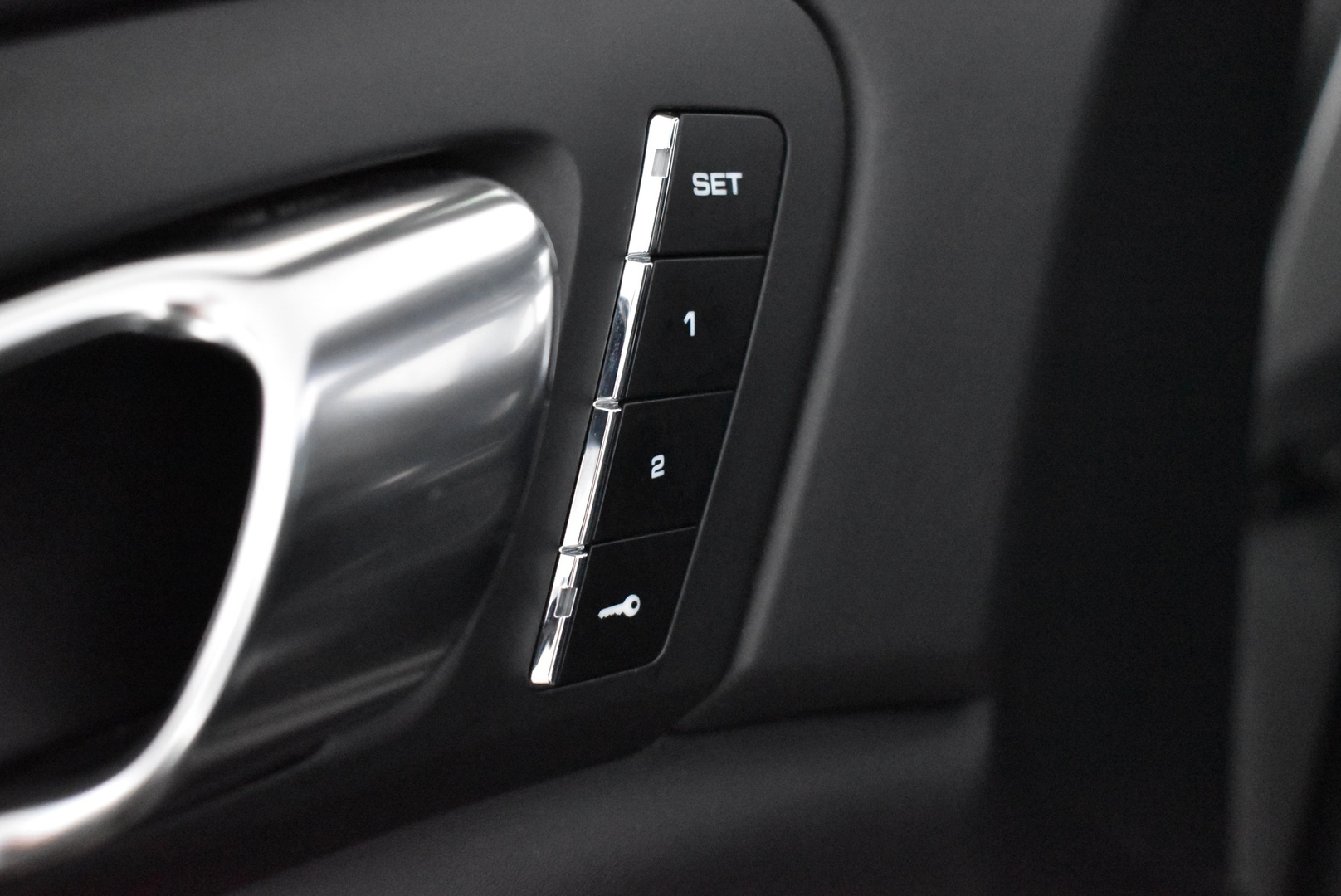 PORSCHE Cayenne 2016