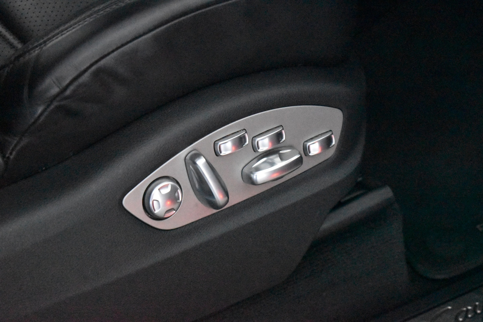 PORSCHE Cayenne 2016