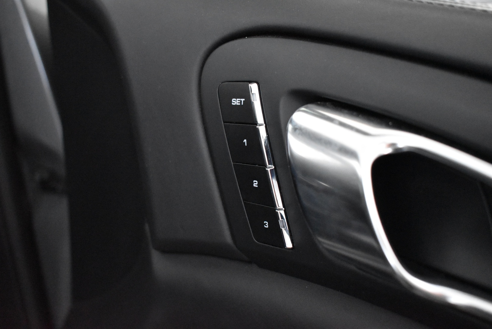 PORSCHE Cayenne 2016