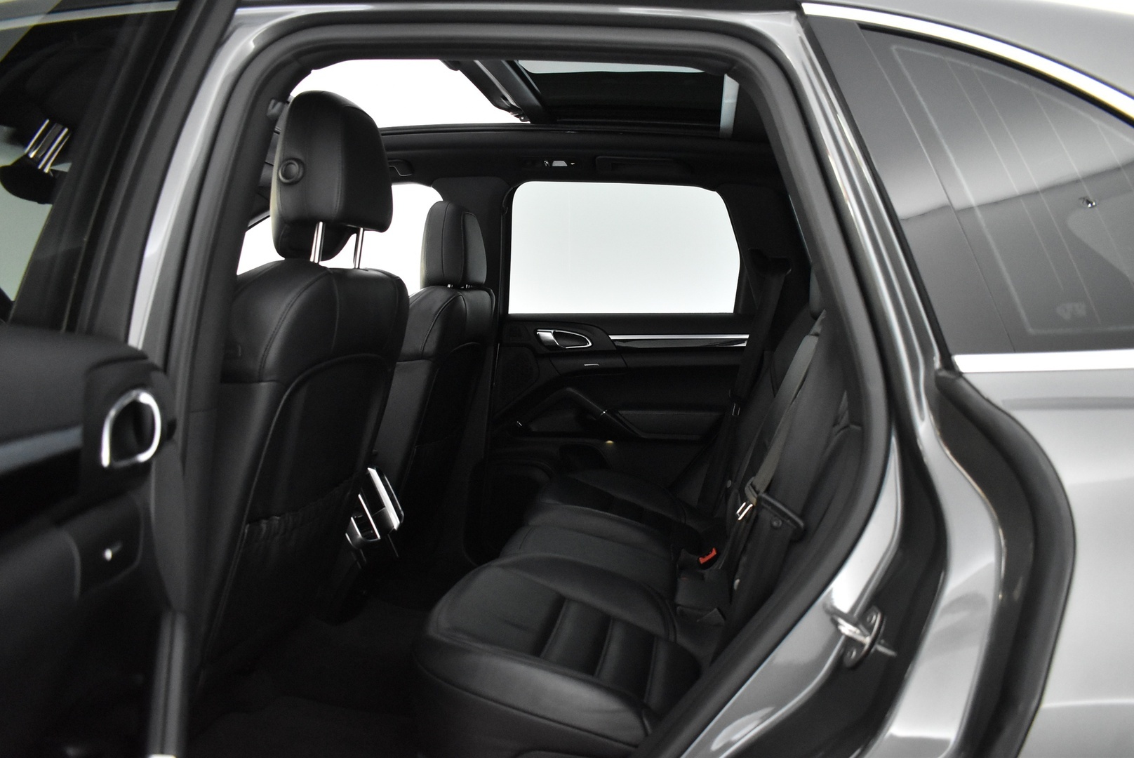 PORSCHE Cayenne 2016