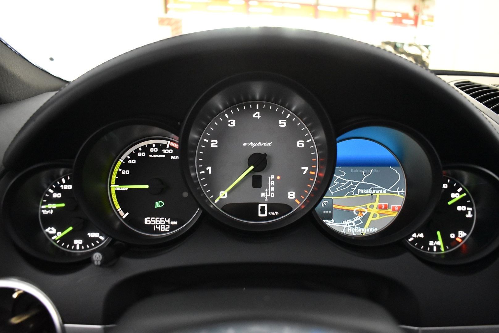 PORSCHE Cayenne 2016