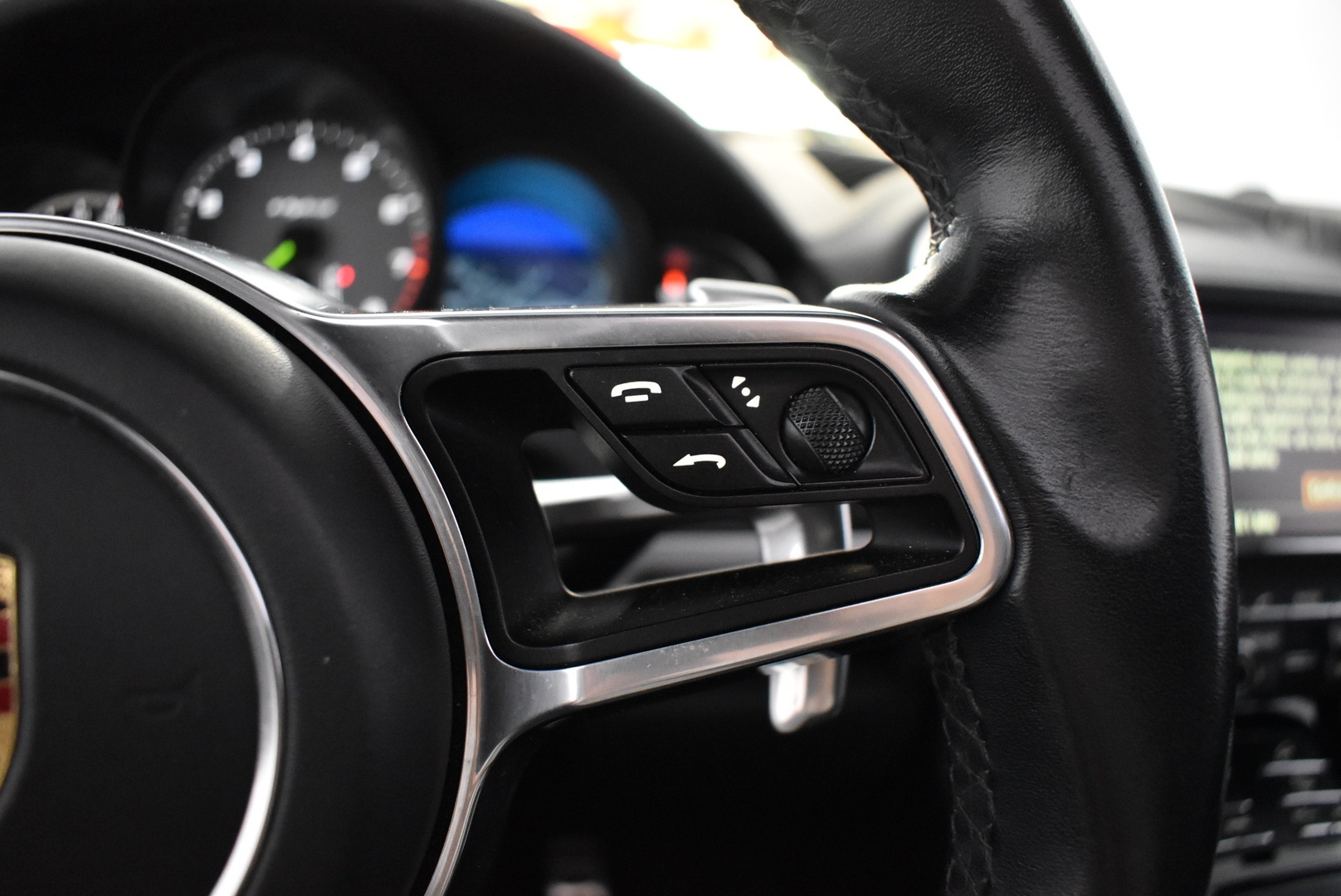 PORSCHE Cayenne 2016