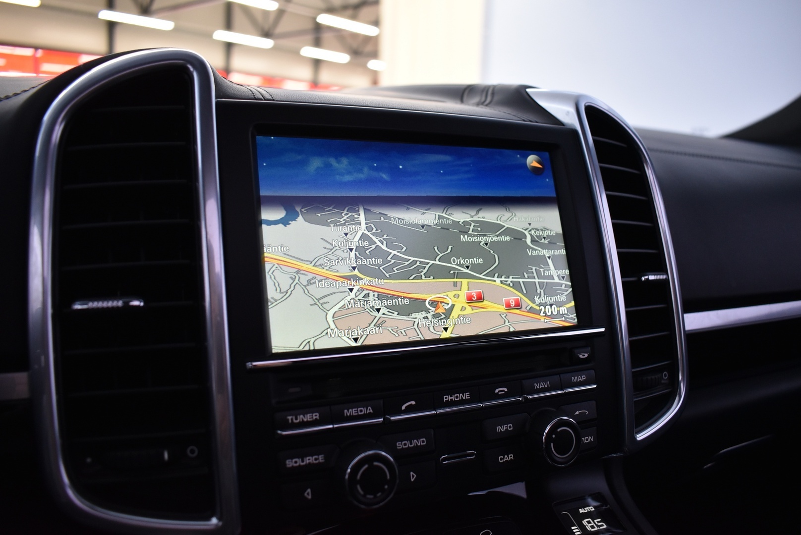 PORSCHE Cayenne 2016