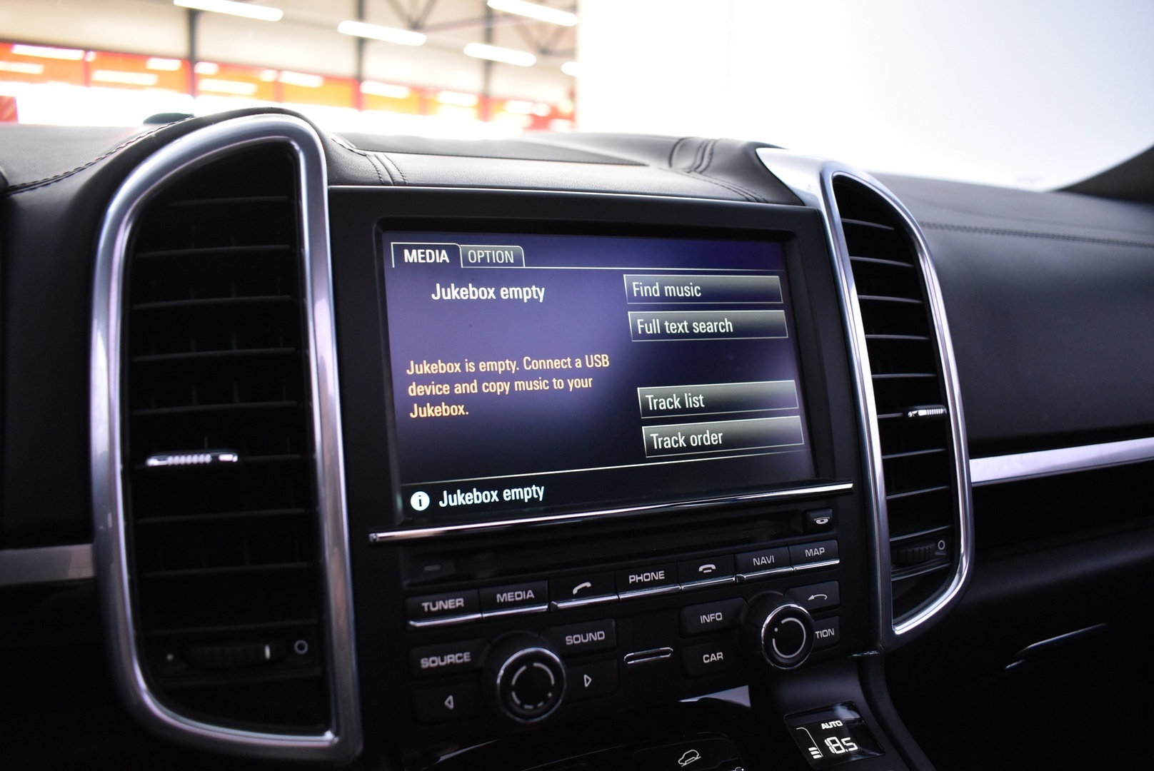 PORSCHE Cayenne 2016