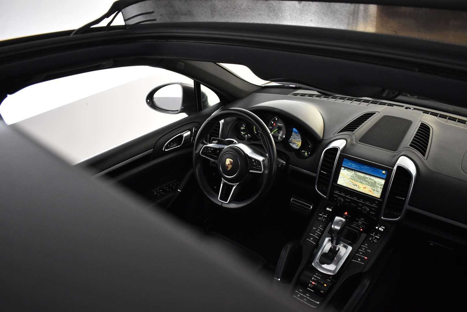 PORSCHE Cayenne 2016