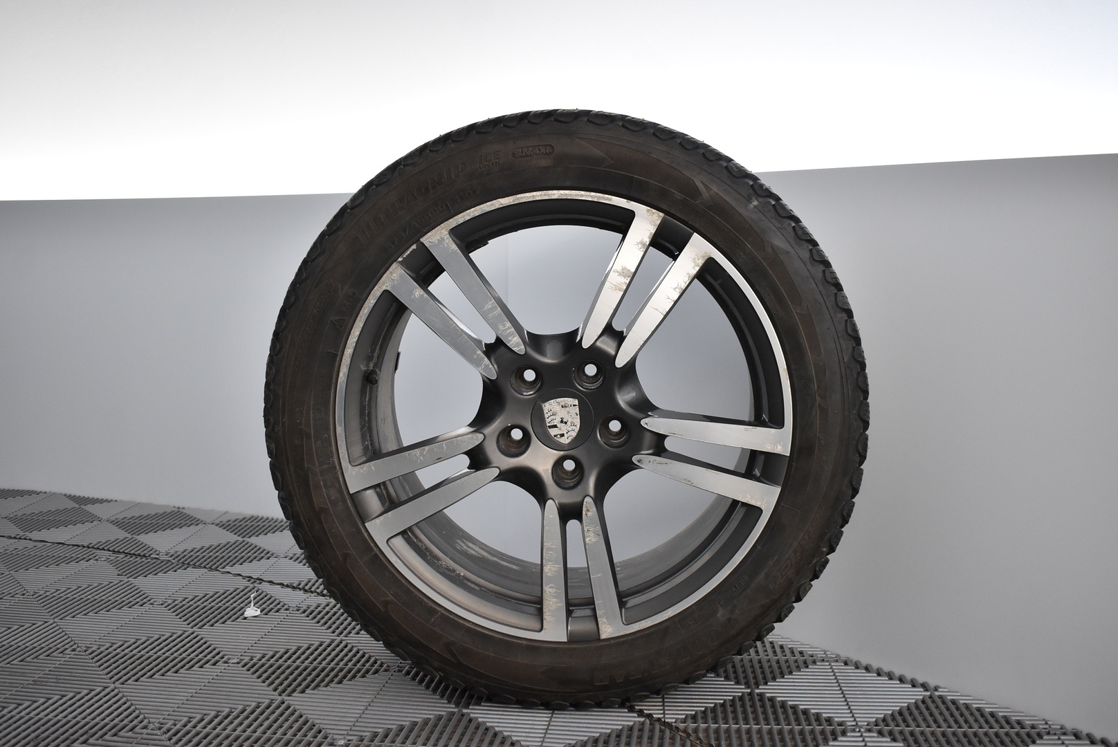 PORSCHE Cayenne 2016