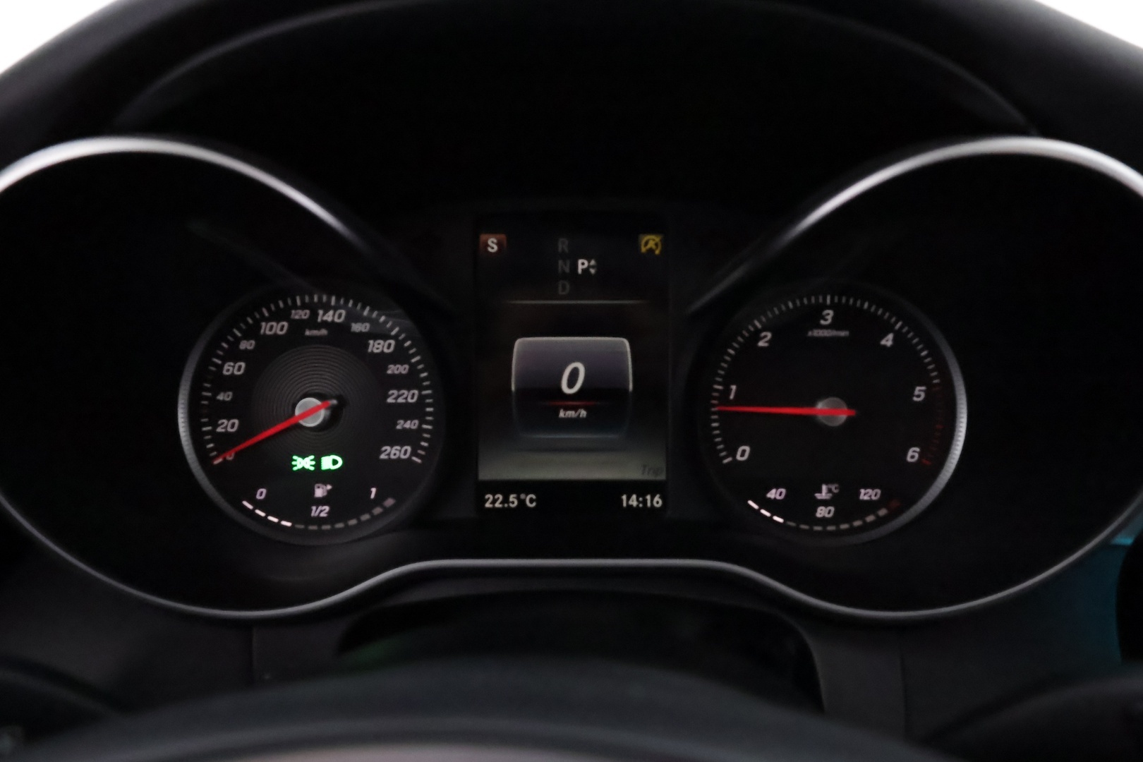 MERCEDES-BENZ C 2016