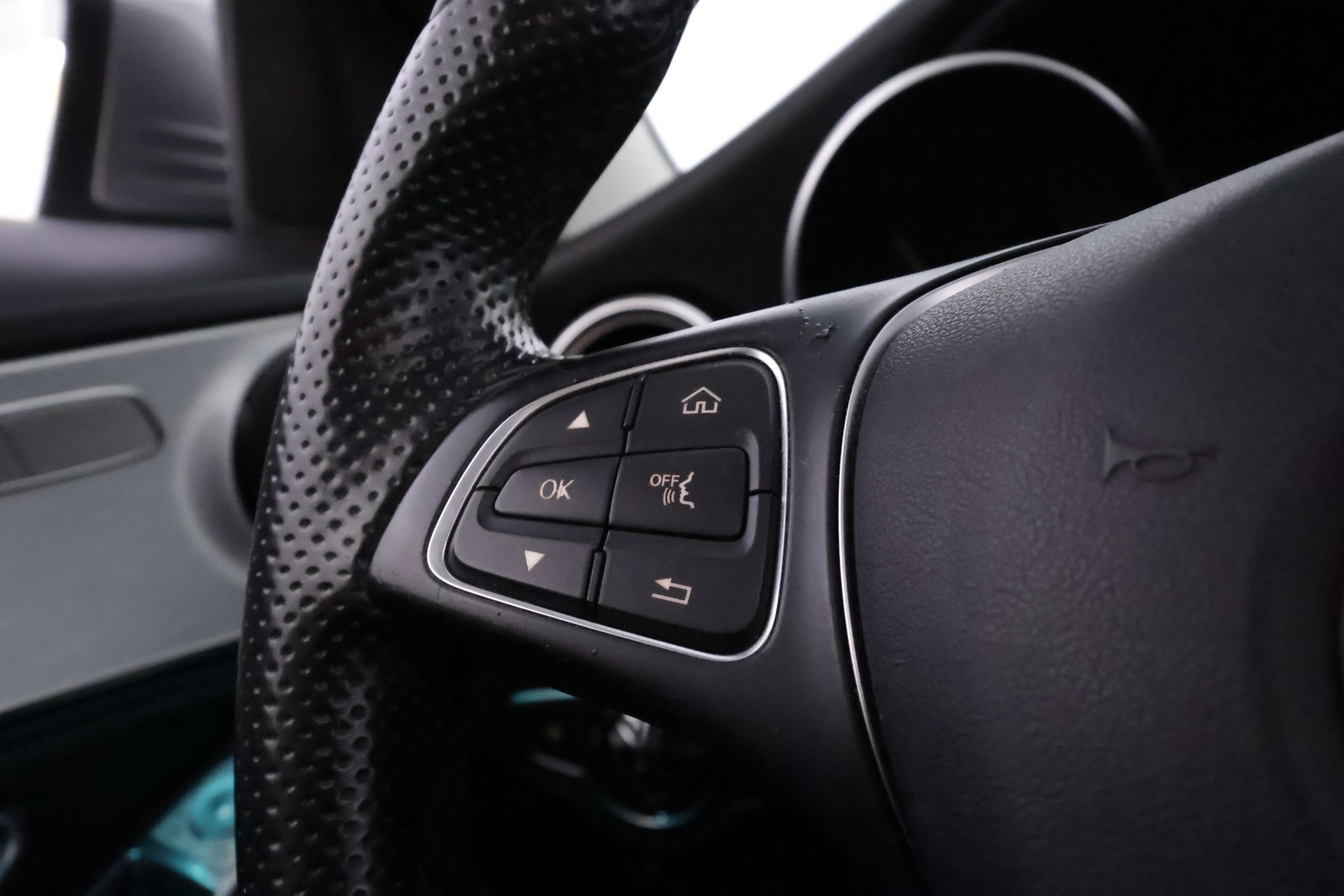 MERCEDES-BENZ C 2016