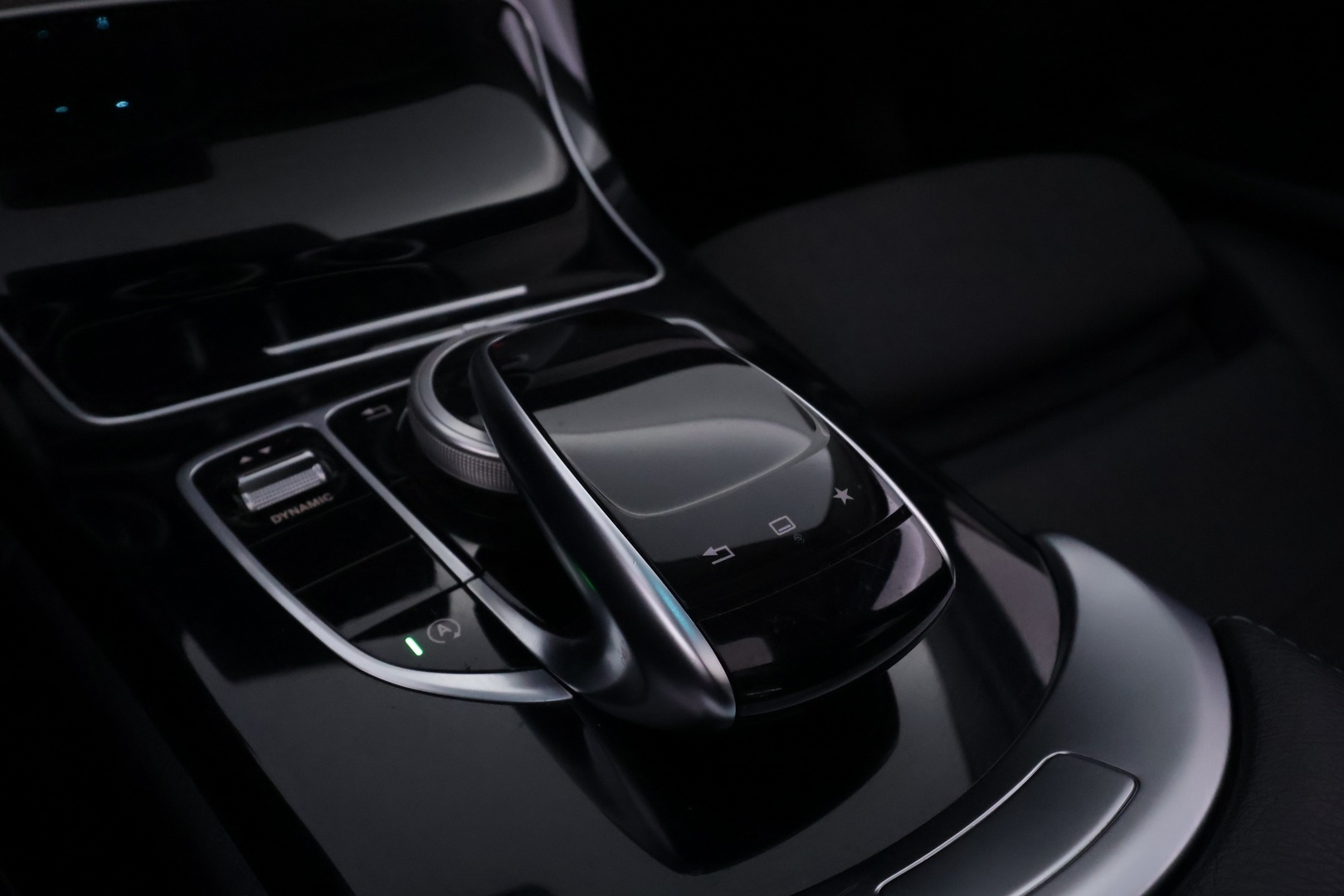 MERCEDES-BENZ C 2016