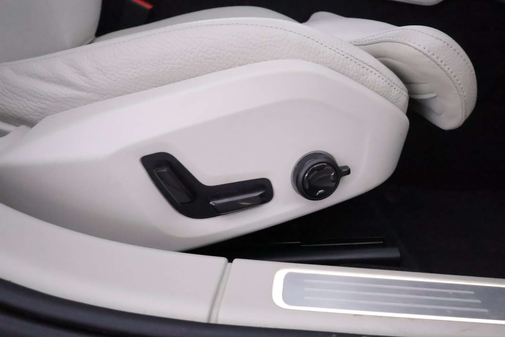 VOLVO V90 Cross Country 2023