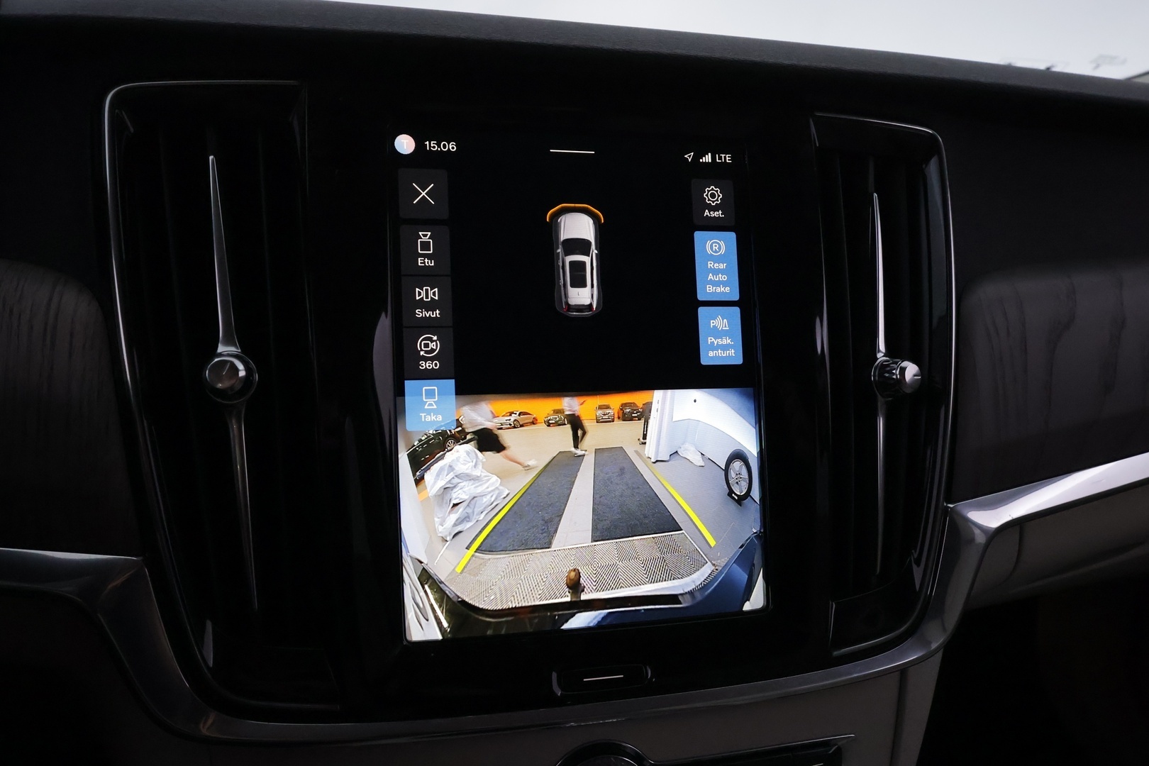 VOLVO V90 Cross Country 2023