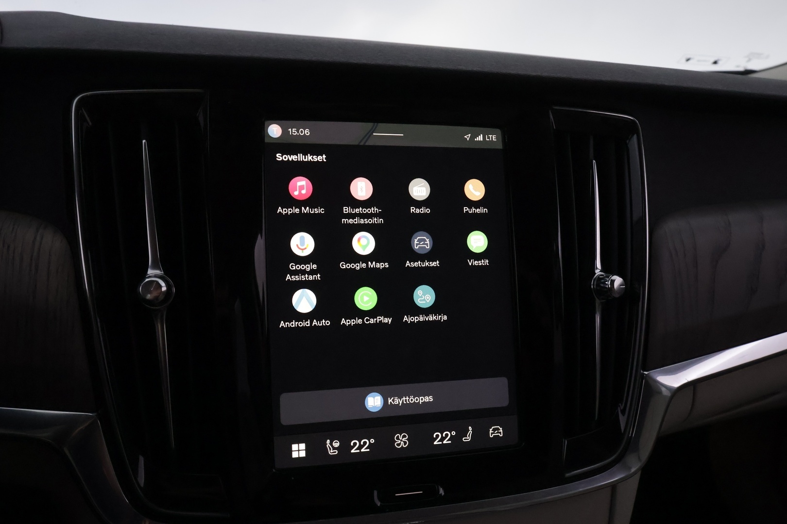 VOLVO V90 Cross Country 2023