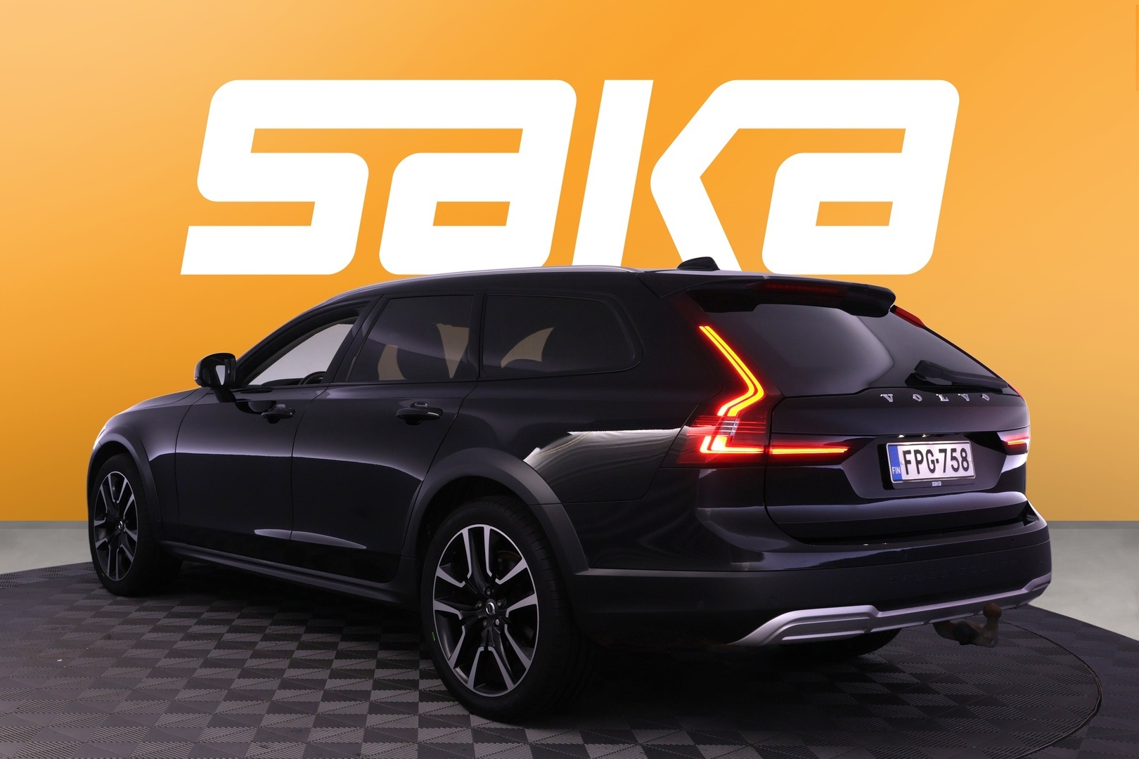 VOLVO V90 Cross Country 2023