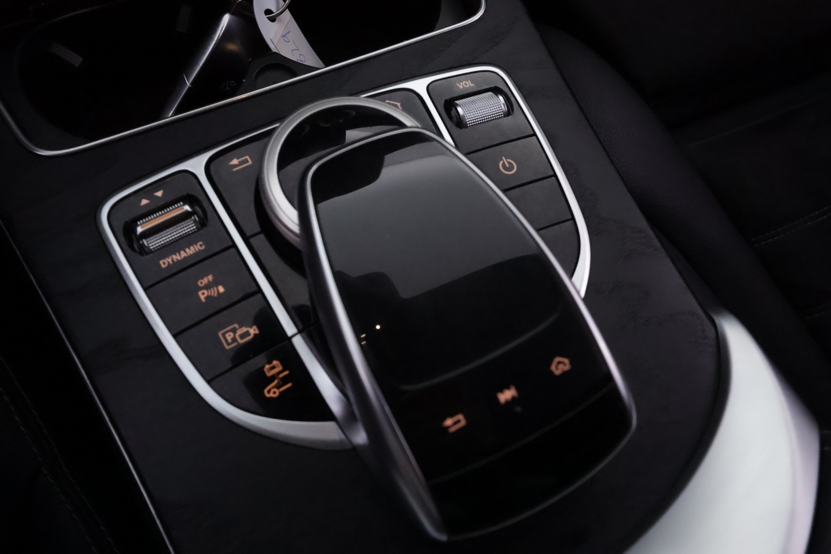 MERCEDES-BENZ C 2020