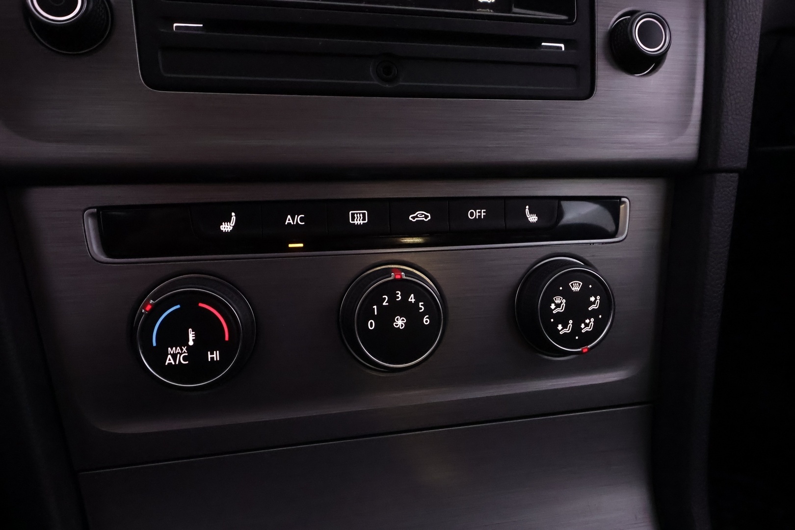VOLKSWAGEN Golf 2015