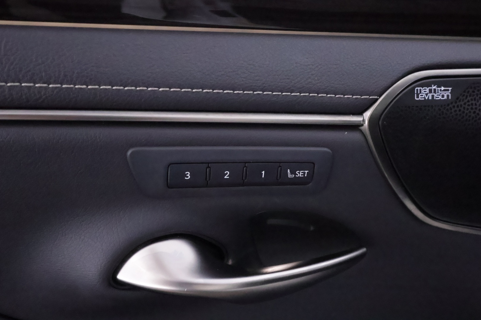 LEXUS ES 2019