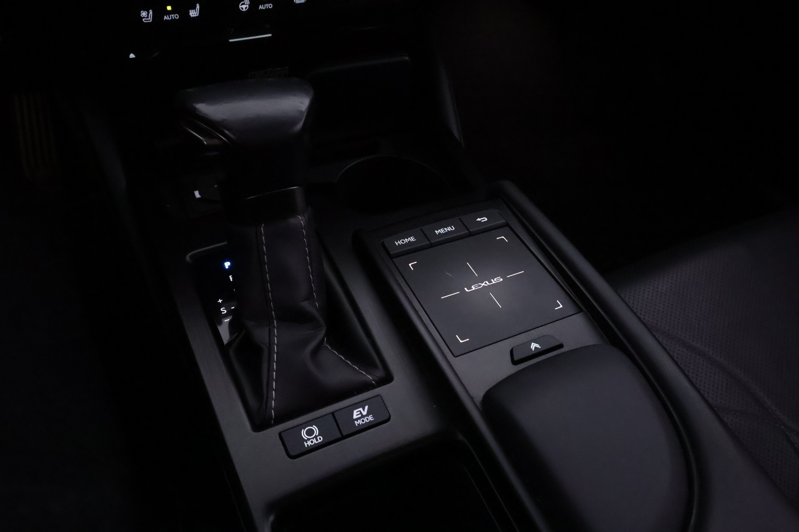 LEXUS ES 2019