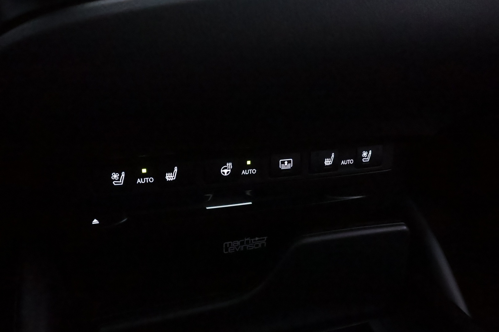 LEXUS ES 2019