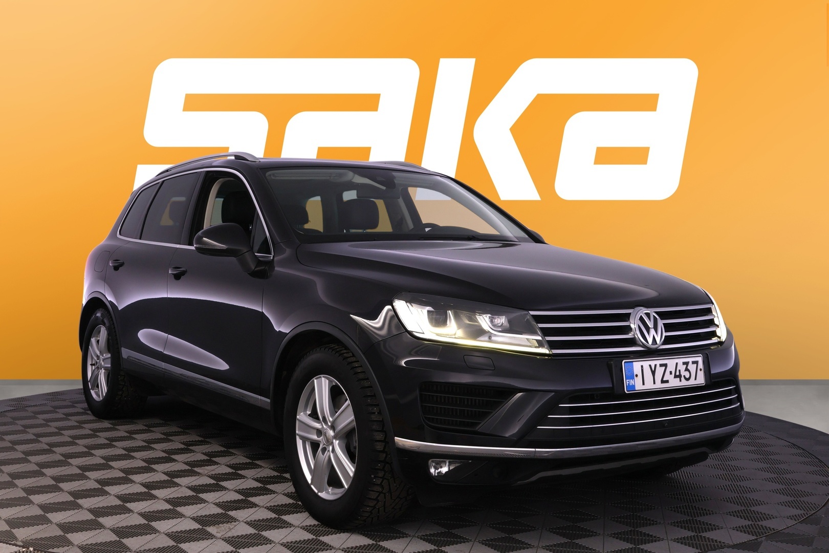 VOLKSWAGEN Touareg 2015