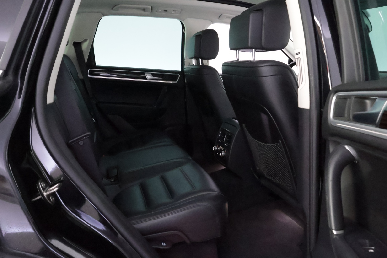 VOLKSWAGEN Touareg 2015