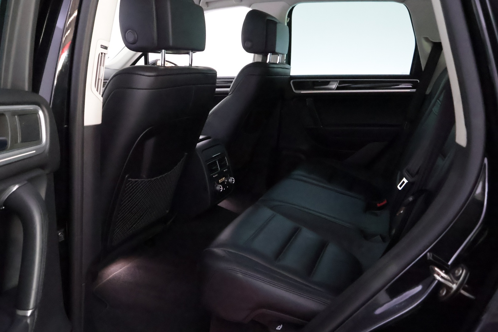 VOLKSWAGEN Touareg 2015