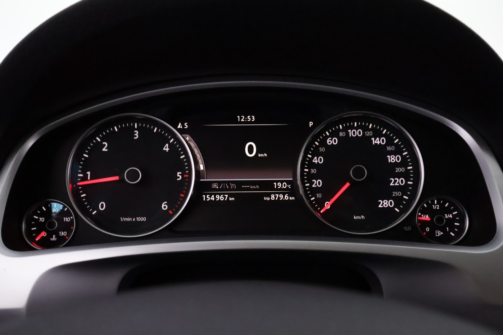 VOLKSWAGEN Touareg 2015