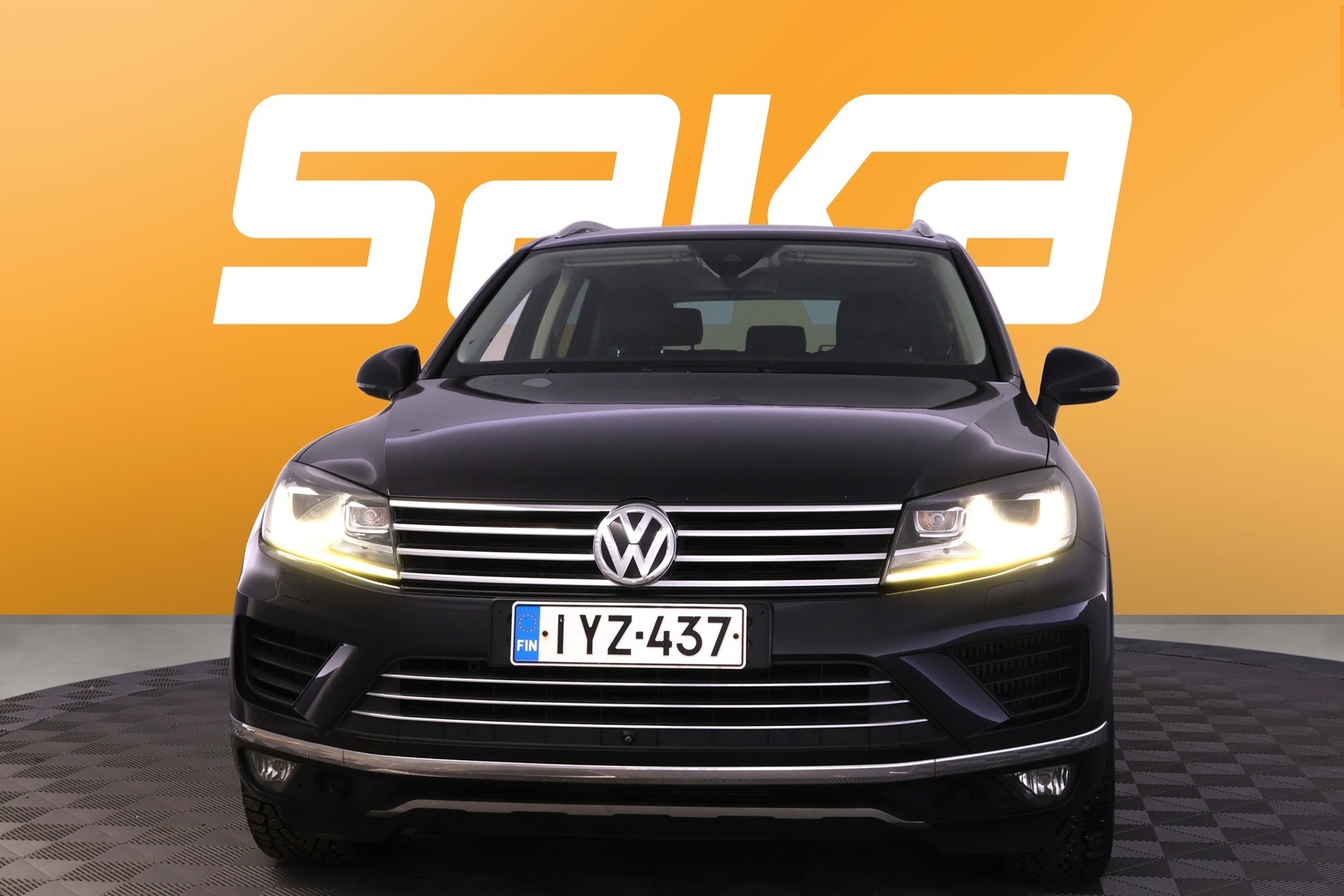 VOLKSWAGEN Touareg 2015