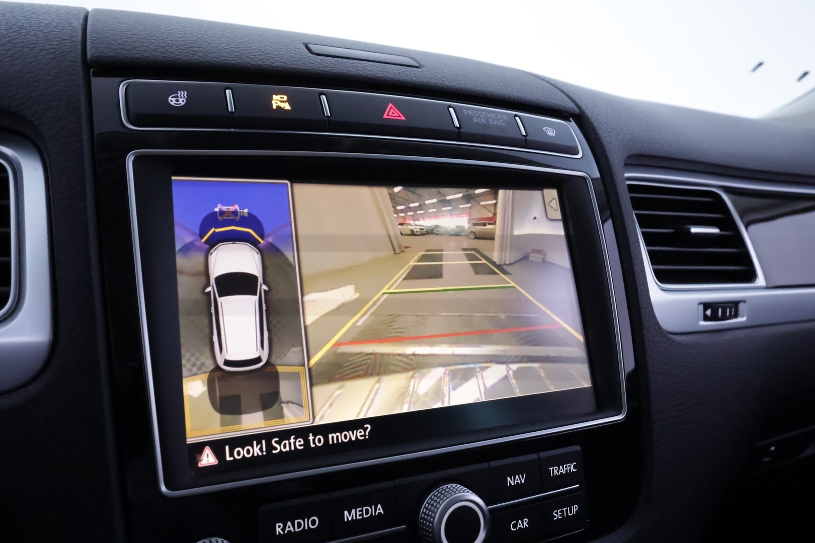 VOLKSWAGEN Touareg 2015