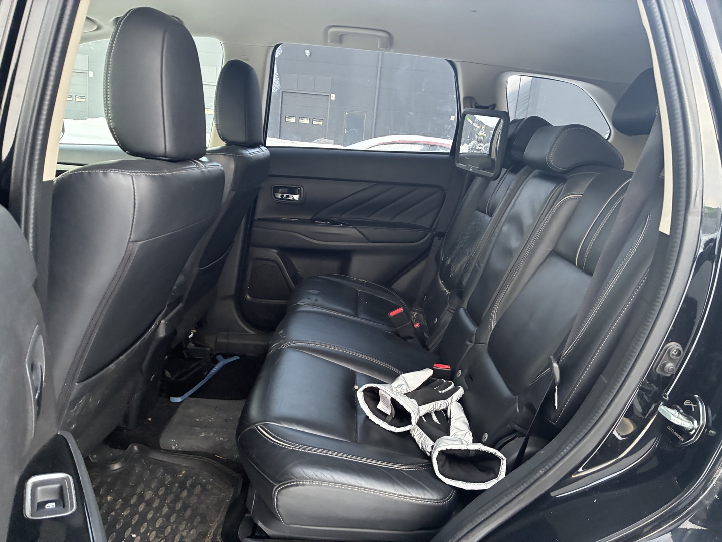 MITSUBISHI OUTLANDER PHEV 2016