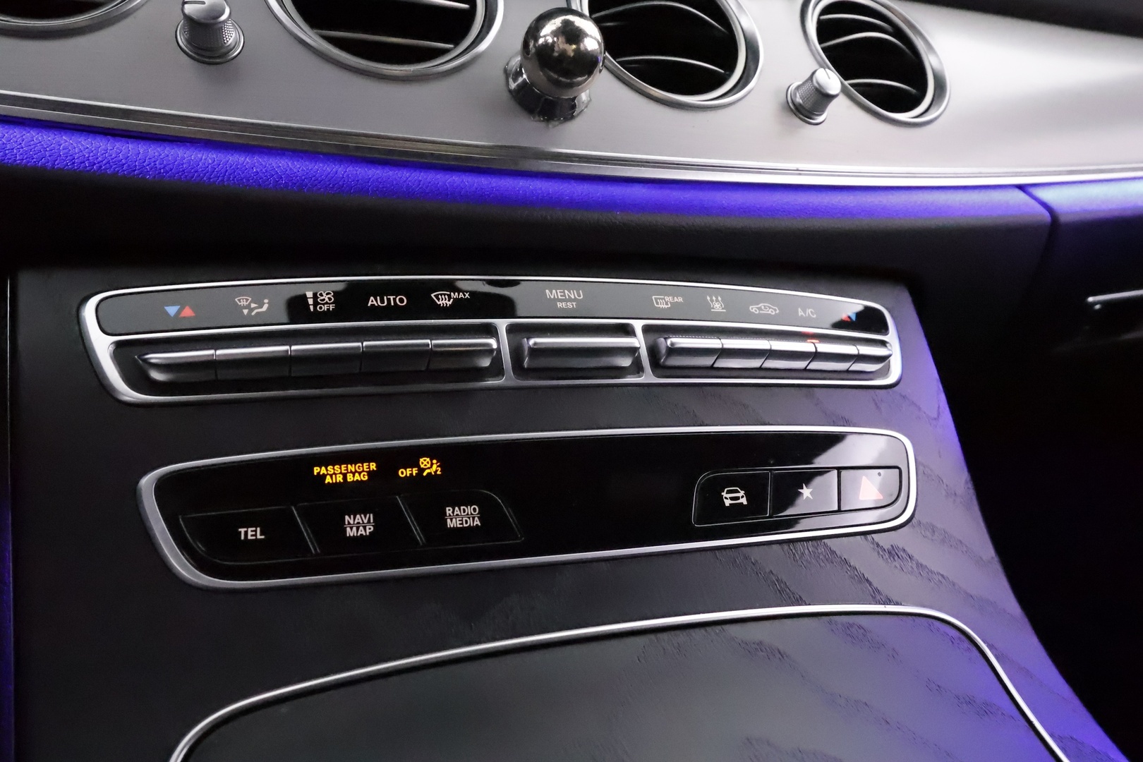 MERCEDES-BENZ E 2022