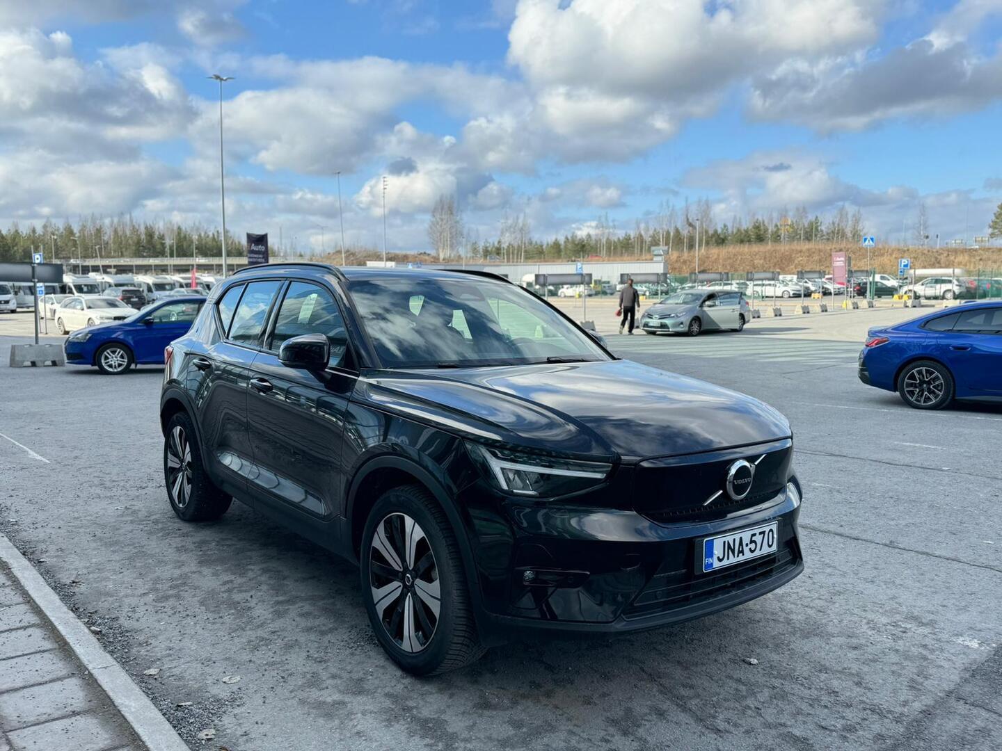 VOLVO XC40 2023