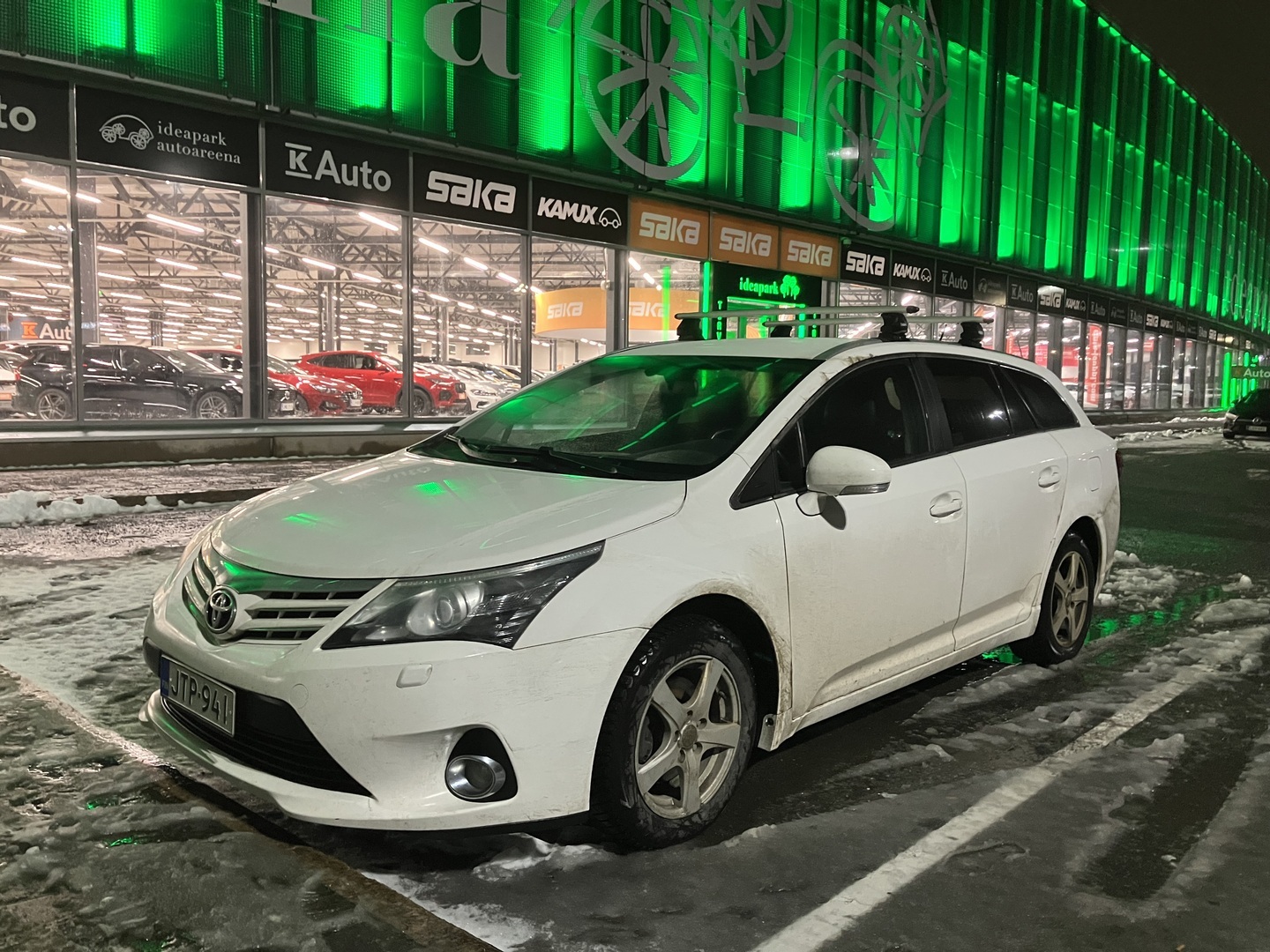 TOYOTA Avensis 2015
