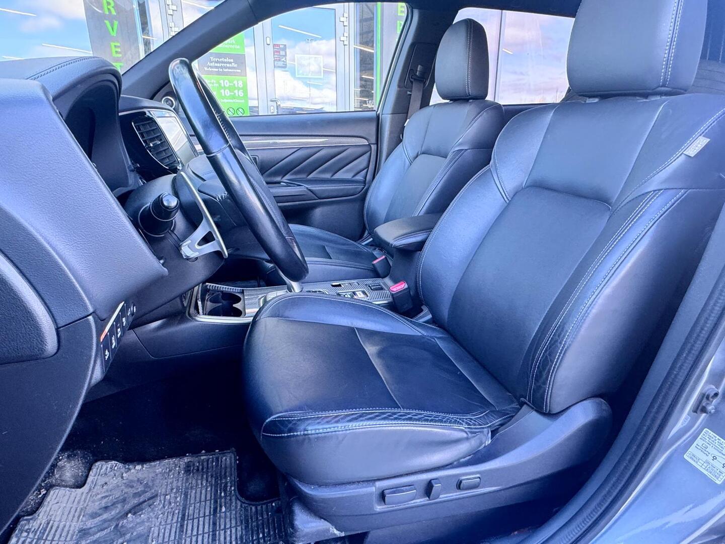 MITSUBISHI Outlander PHEV 2020