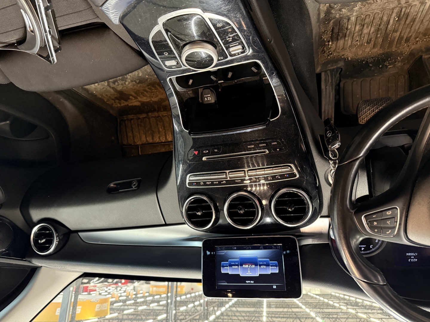 MERCEDES-BENZ C 2016