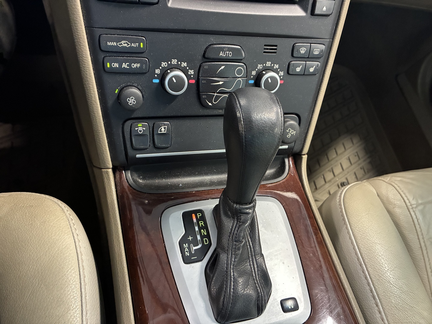 VOLVO XC90 2012