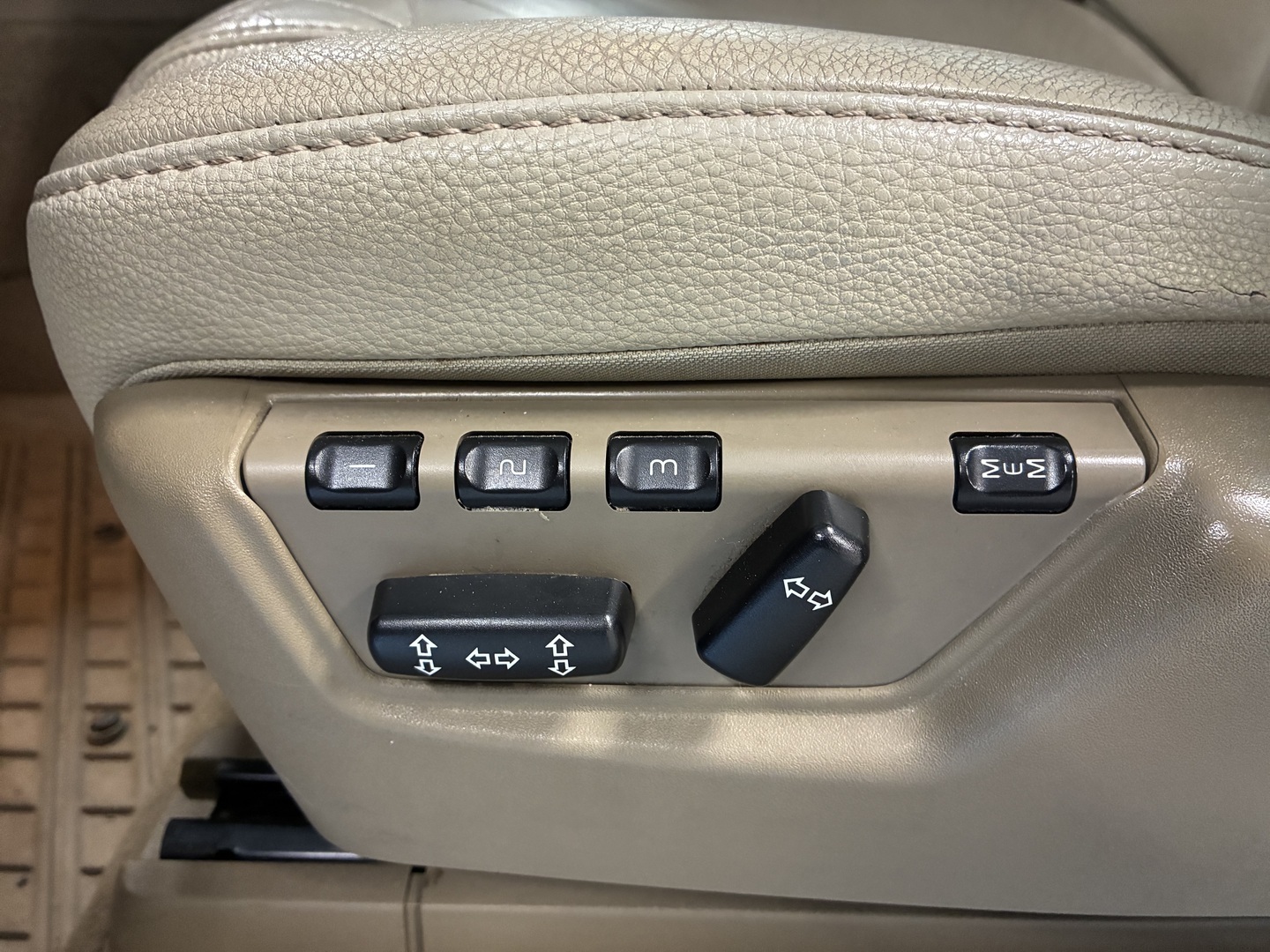 VOLVO XC90 2012