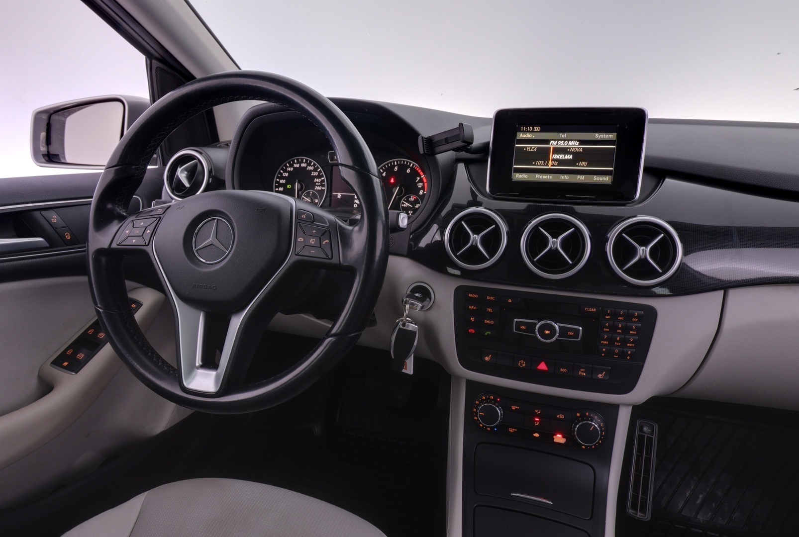 MERCEDES-BENZ B 2012