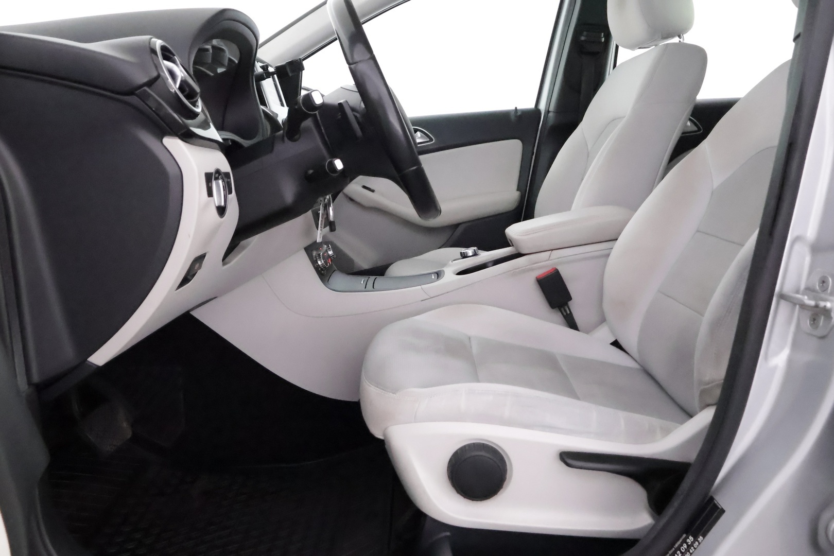 MERCEDES-BENZ B 2012