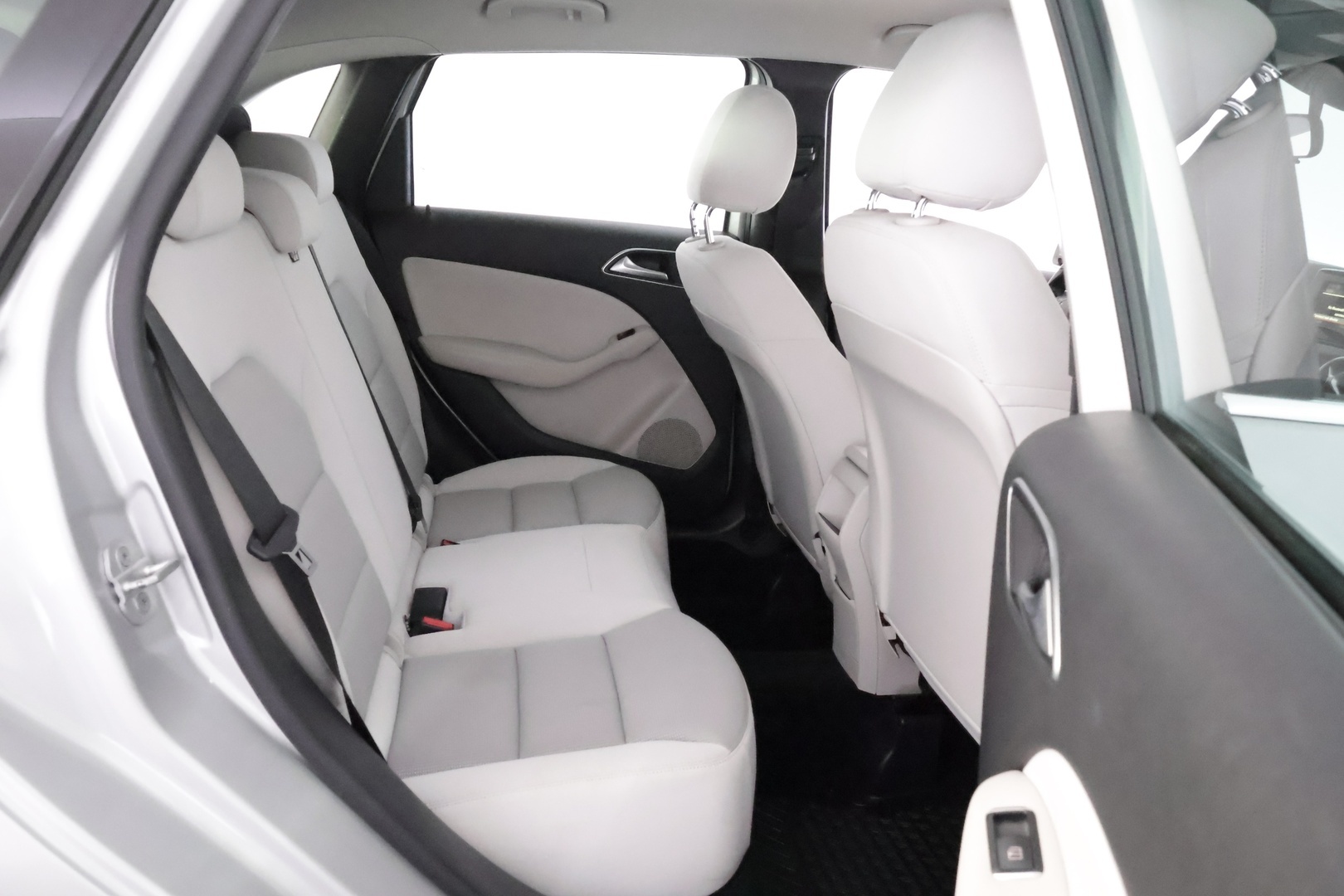 MERCEDES-BENZ B 2012