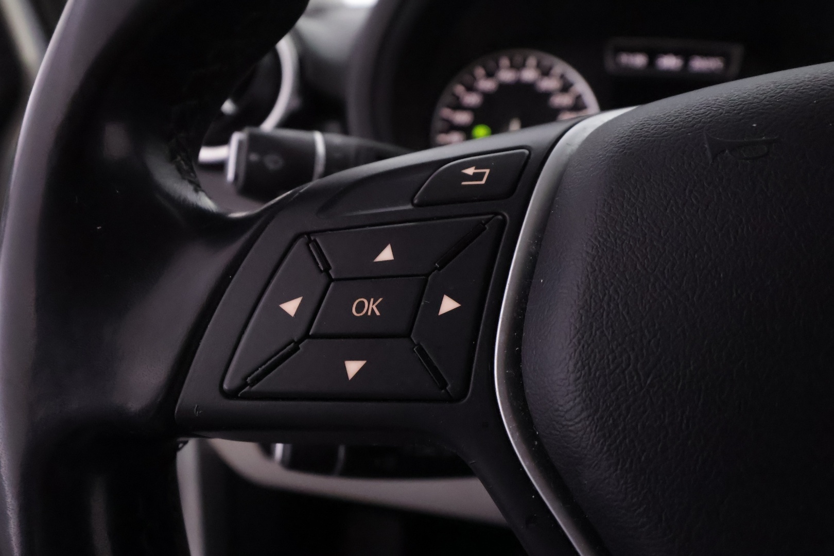 MERCEDES-BENZ B 2012