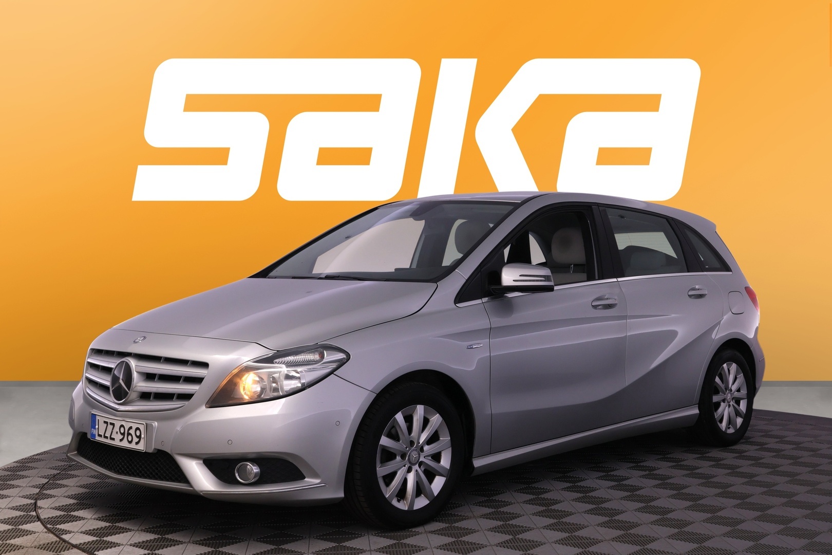 MERCEDES-BENZ B 2012