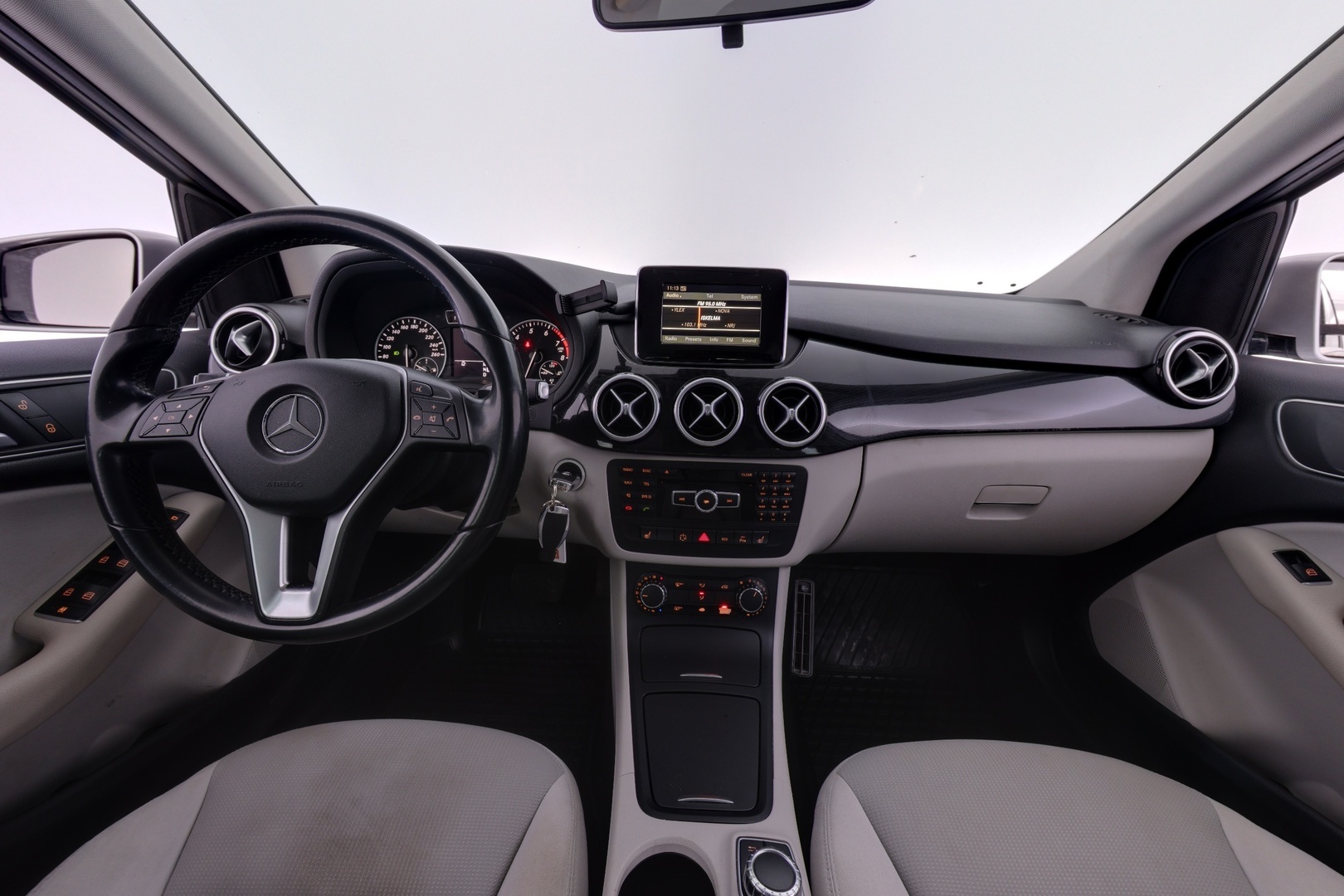 MERCEDES-BENZ B 2012